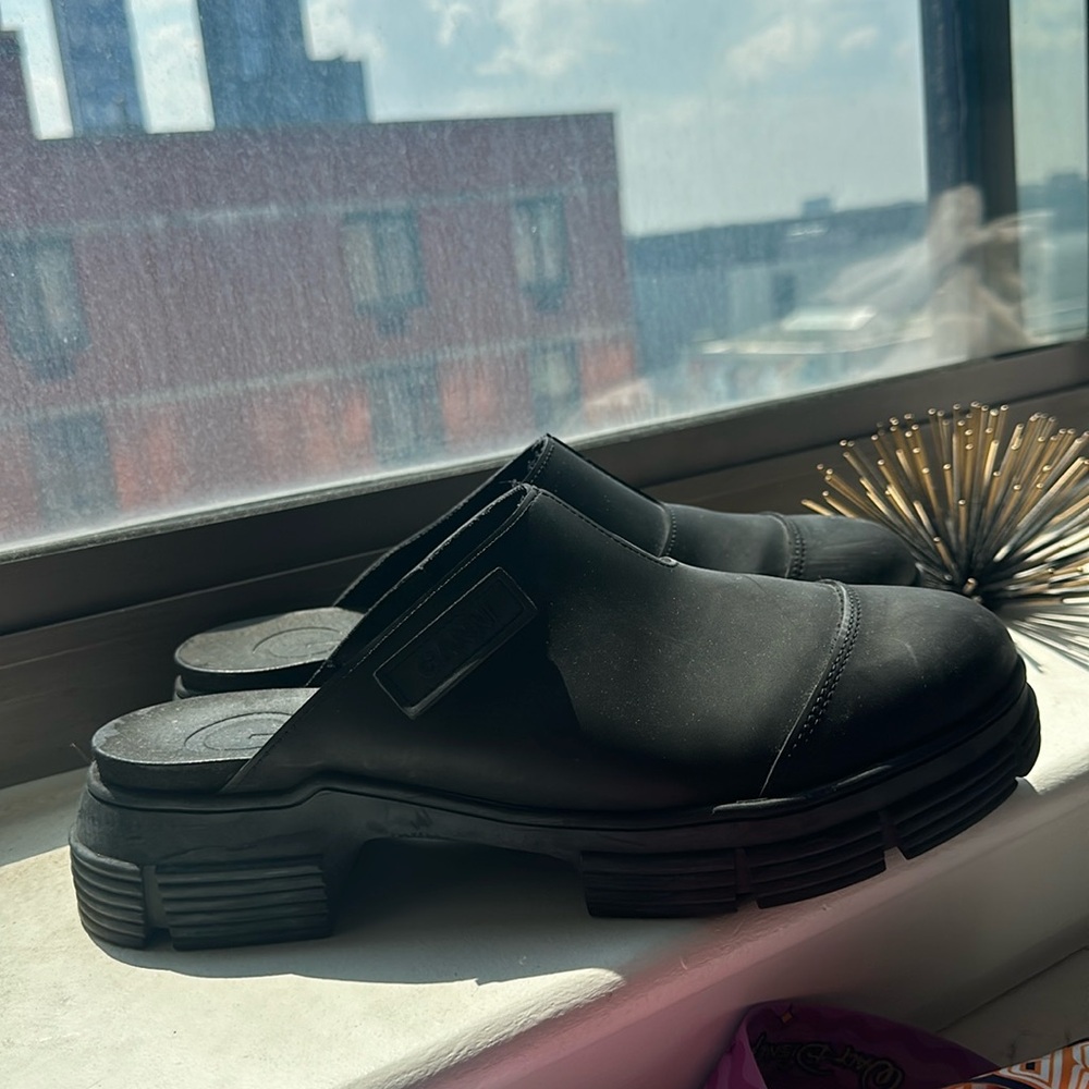Ganni Lug Sole Rubber Clogs (Size 40)